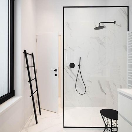 Studios Fully Equipped Near Place Stephanie Bruxelas Exterior foto